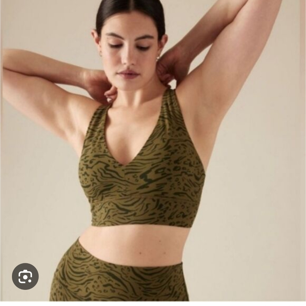Athleta Olive Patterned Sports Bra Xs NWT